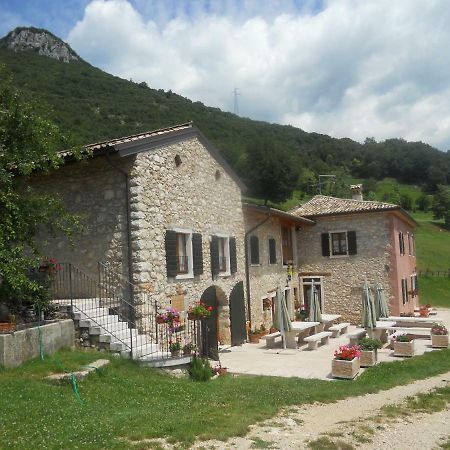 Agriturismo Lusani Caprino Veronese Esterno foto