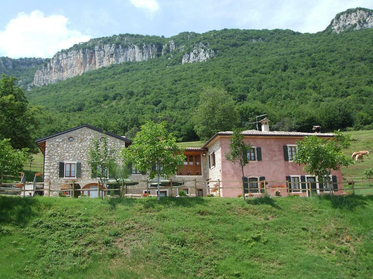Agriturismo Lusani Caprino Veronese Esterno foto